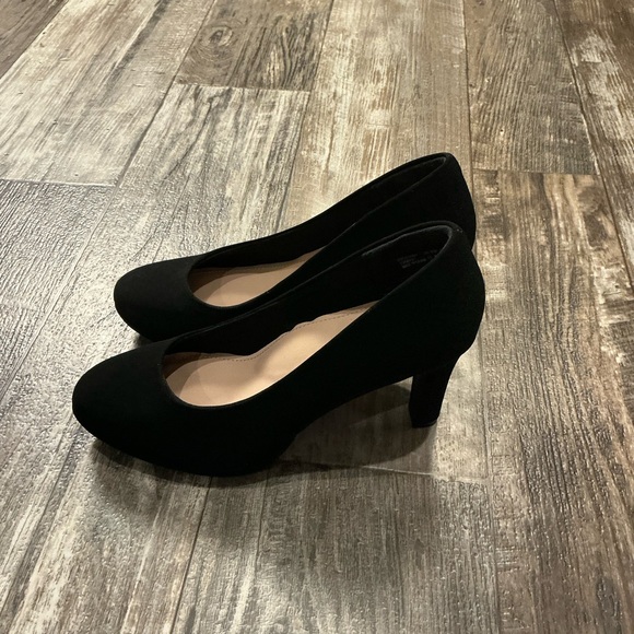 Dream Pairs Classic Black Velvet Heels Size 7.5 - Picture 11 of 16